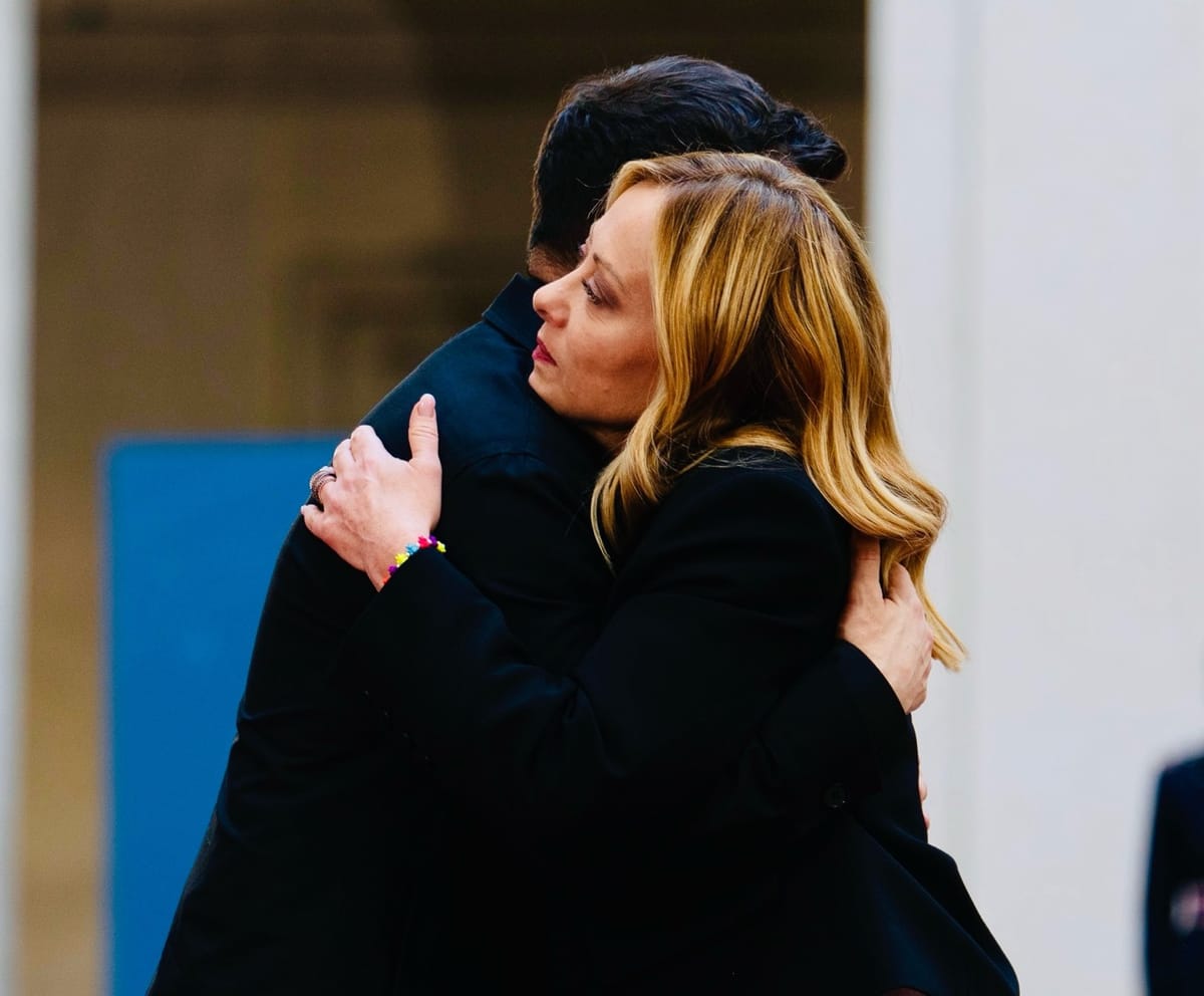 La torre per il Jenga di Meloni e Zelenskyj